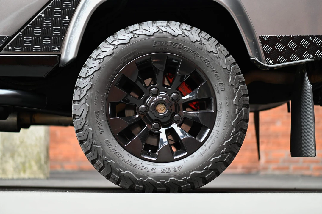 1988 Land Rover Defender 110 - Image 28 of 31