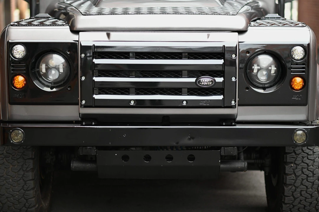 1988 Land Rover Defender 110 - Image 14 of 31