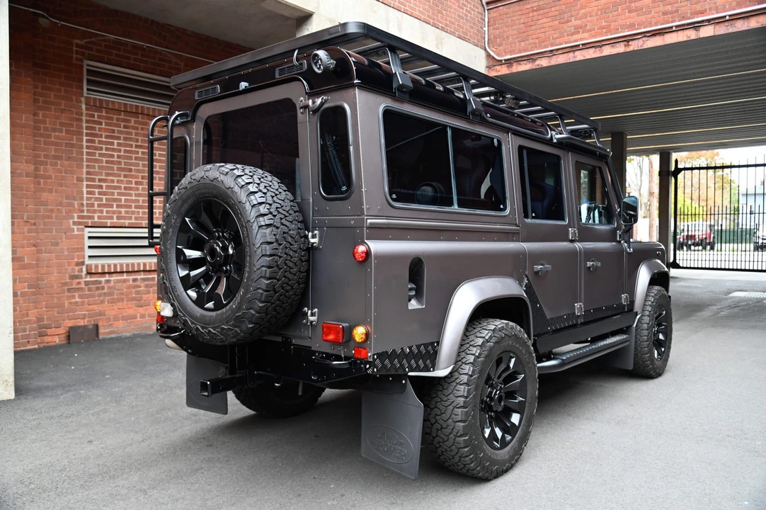 1988 Land Rover Defender 110 - Image 4 of 31