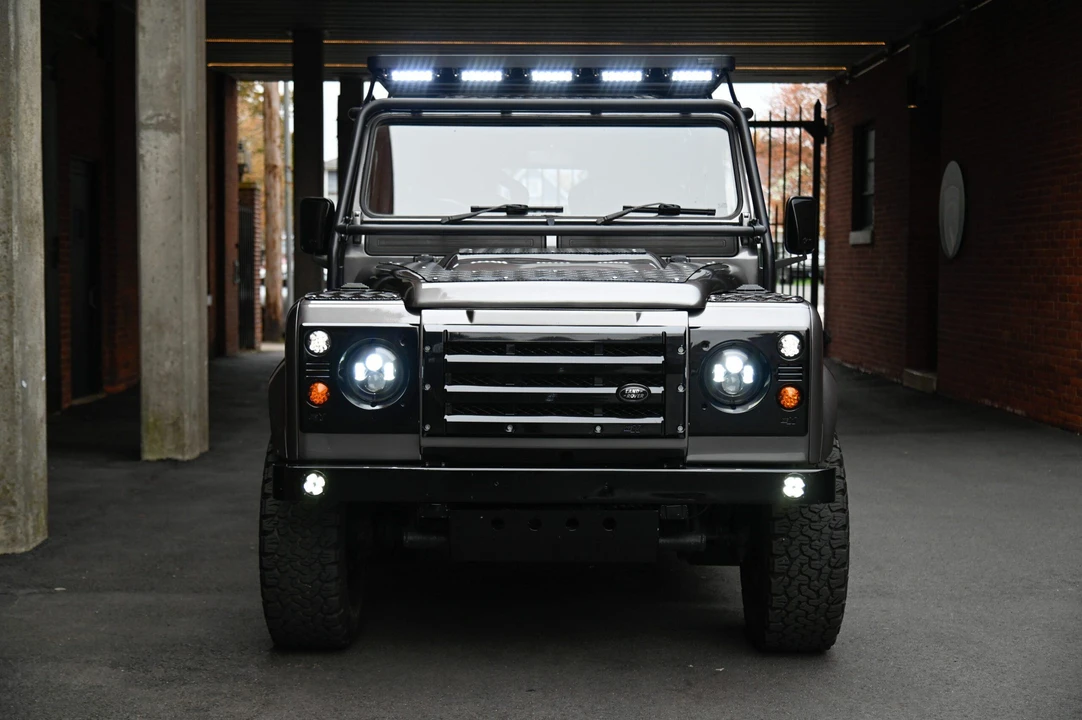1988 Land Rover Defender 110 - Image 6 of 31