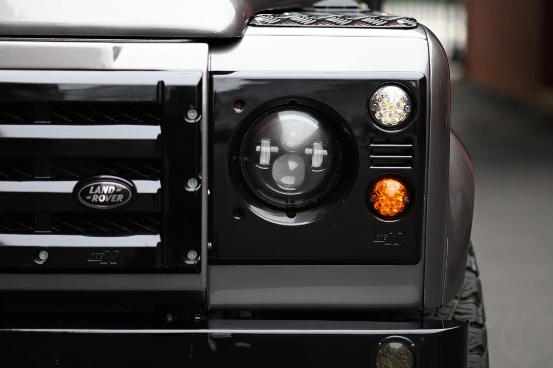 1988 Land Rover Defender 110 - Image 16 of 31