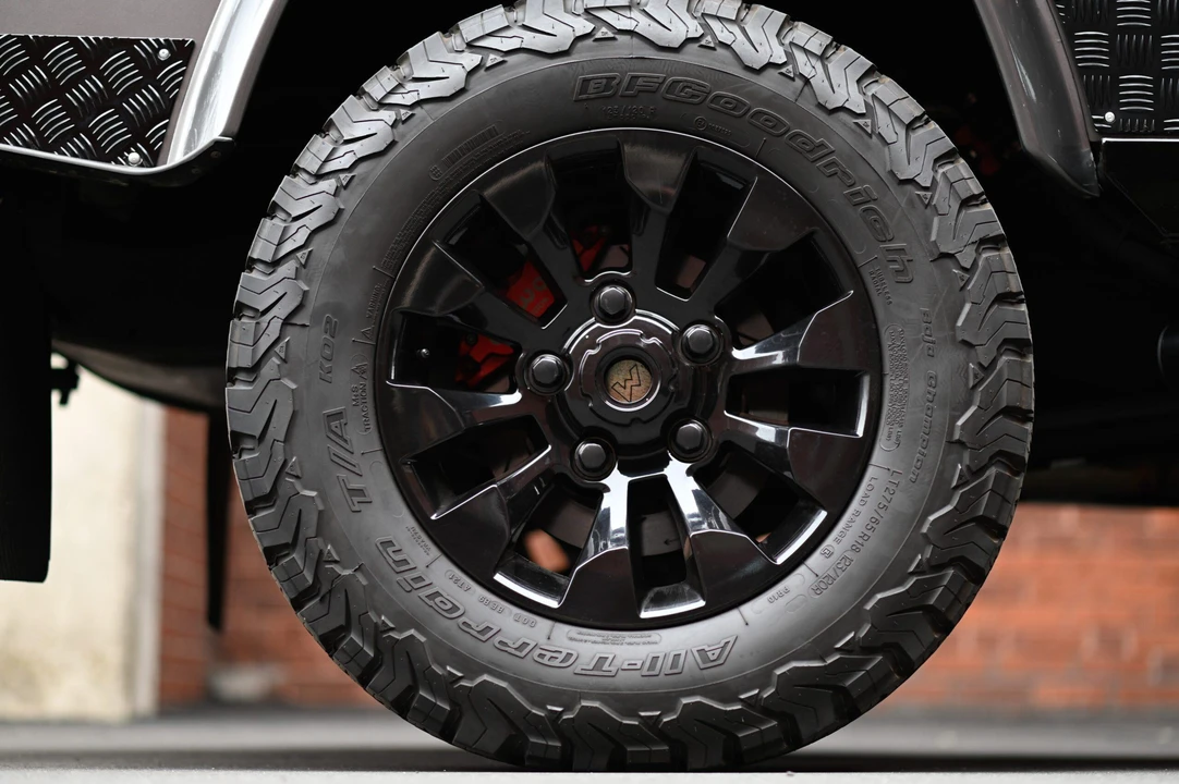 1988 Land Rover Defender 110 - Image 29 of 31