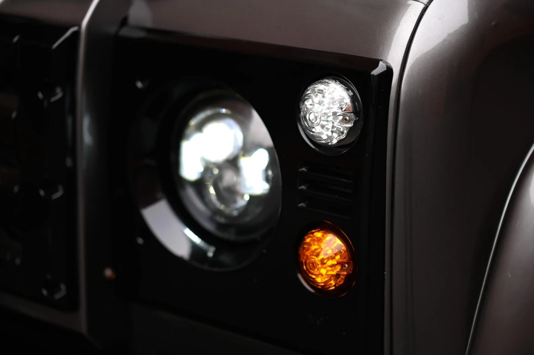 1988 Land Rover Defender 110 - Image 17 of 31