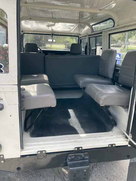 1988 Land Rover Defender 110 - Image 8 of 16