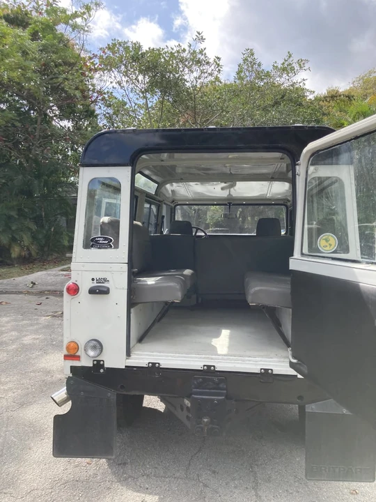 1988 Land Rover Defender 110 - Image 9 of 16