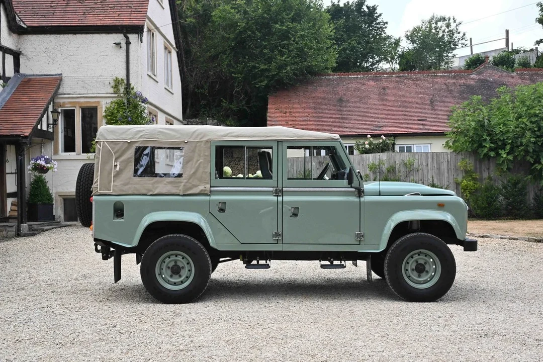 1988 Land Rover Defender 110 - Image 4 of 30