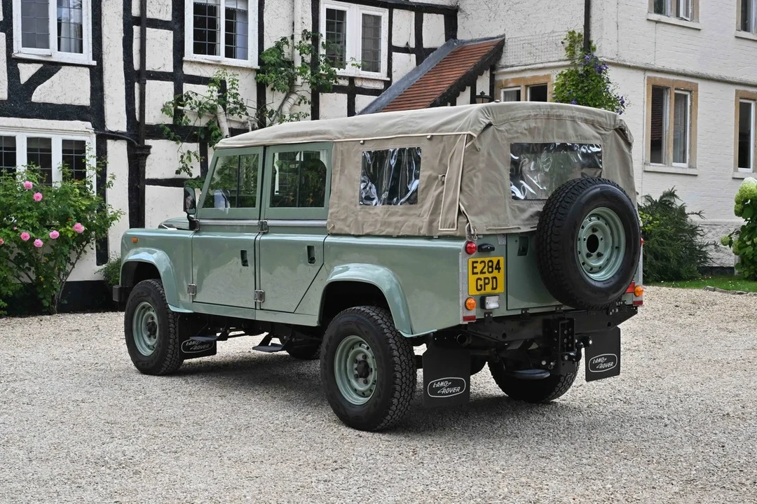 1988 Land Rover Defender 110 - Image 8 of 30