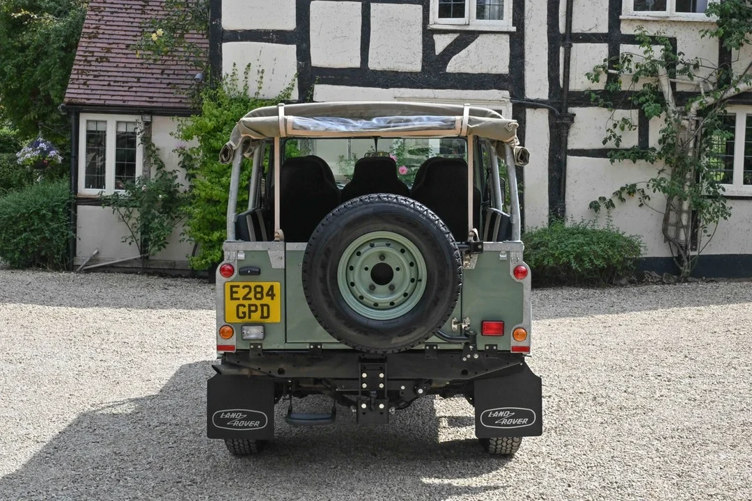 1988 Land Rover Defender 110 - Image 13 of 30