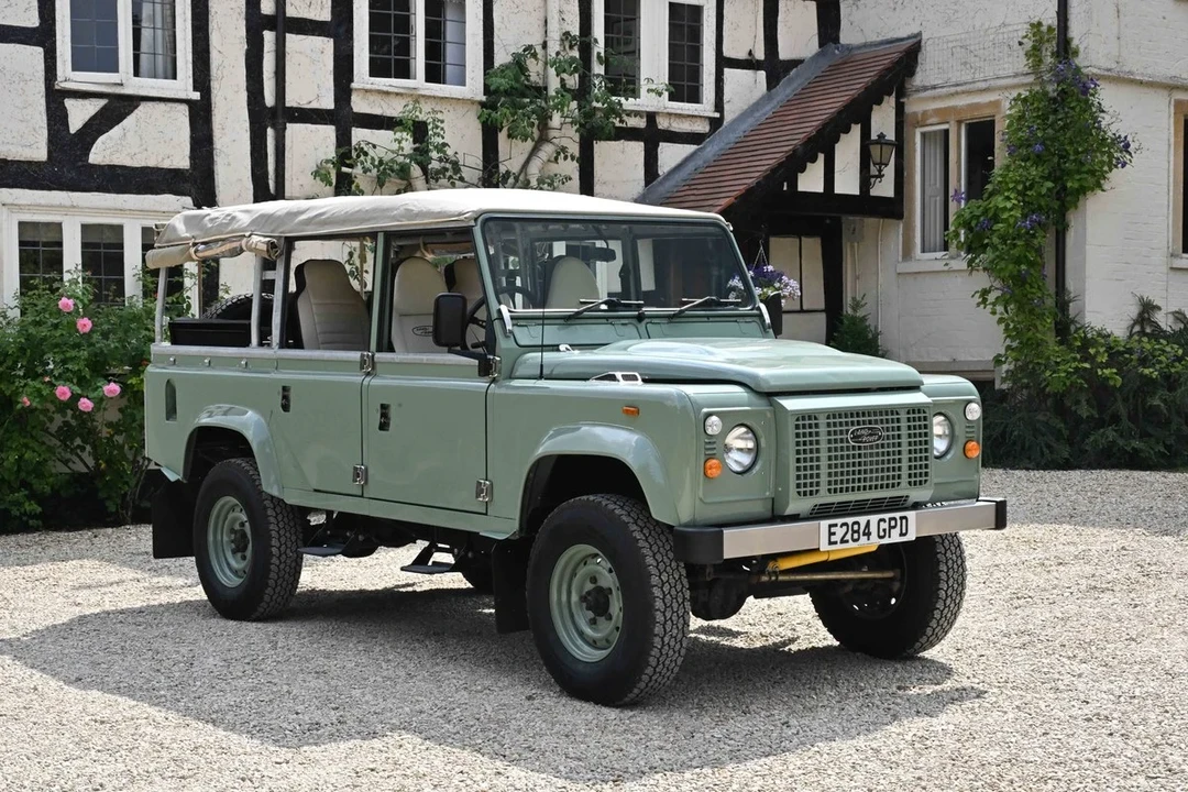 1988 Land Rover Defender 110 - Image 16 of 30
