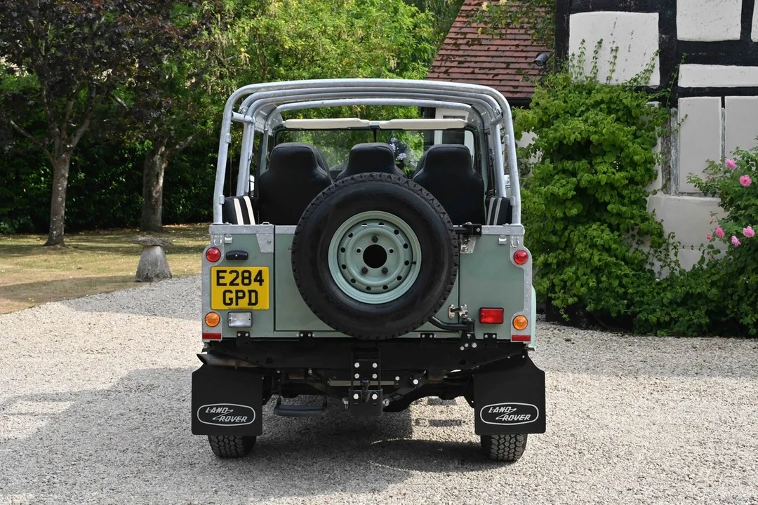 1988 Land Rover Defender 110 - Image 24 of 30