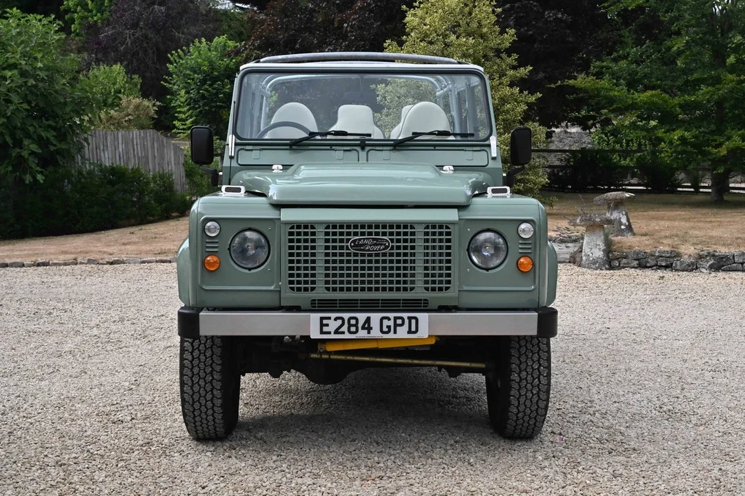 1988 Land Rover Defender 110 - Image 28 of 30