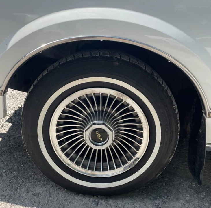 1988 Lincoln Continental 8th Gen - Image 11 of 20