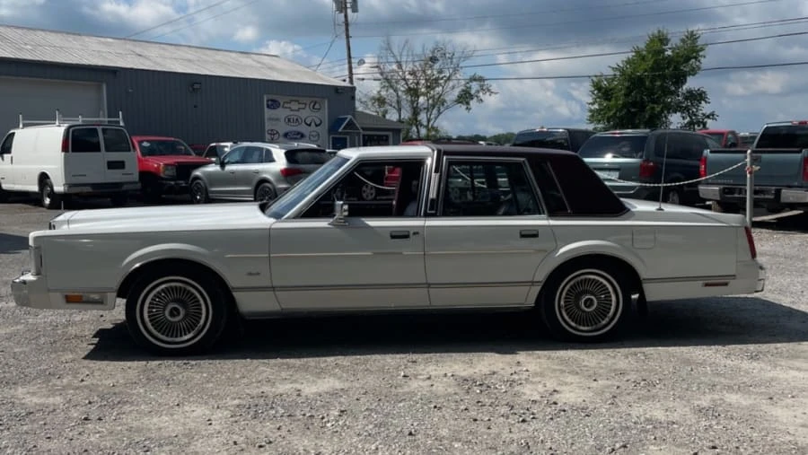 1988 Lincoln Continental 8th Gen - Image 7 of 20