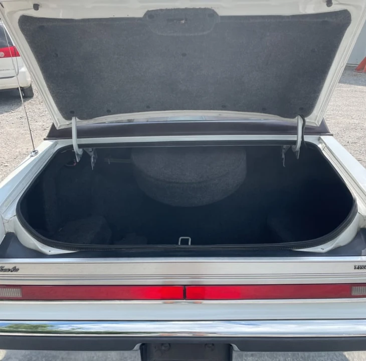 1988 Lincoln Continental 8th Gen - Image 19 of 20