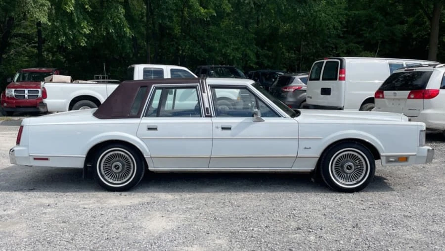 1988 Lincoln Continental 8th Gen - Image 2 of 20