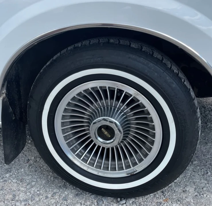 1988 Lincoln Continental 8th Gen - Image 9 of 20