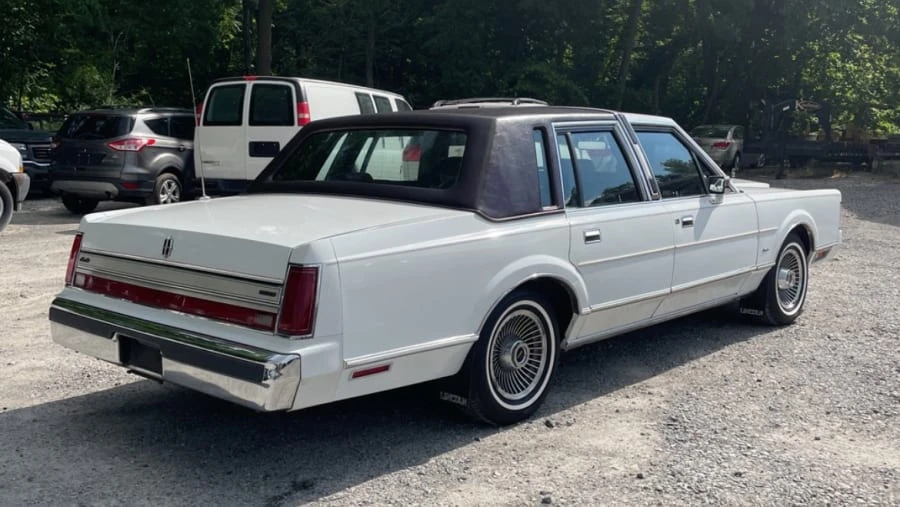 1988 Lincoln Continental 8th Gen - Image 3 of 20