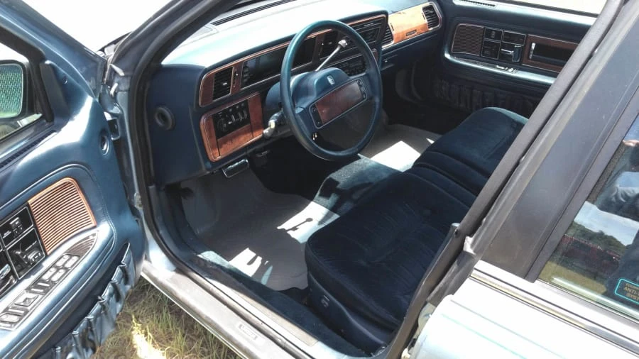 1988 Lincoln Continental 8th Gen - Image 3 of 5