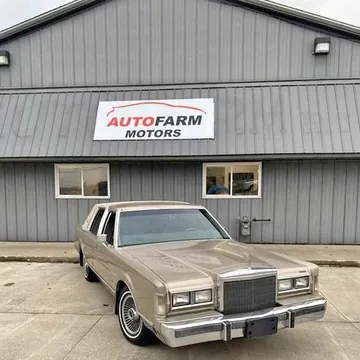 1988 Lincoln Continental Signature Sedan 4D