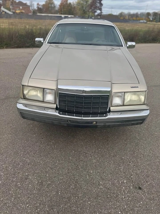 1988 Lincoln Continental Mark VII - Image 7 of 9