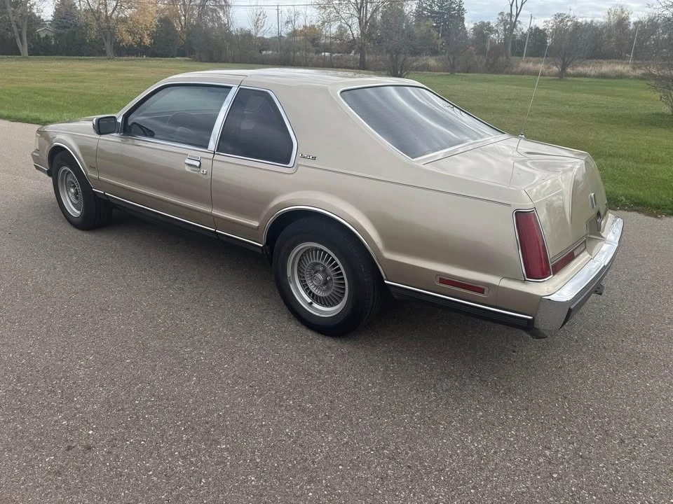 1988 Lincoln Continental Mark VII - Image 2 of 9