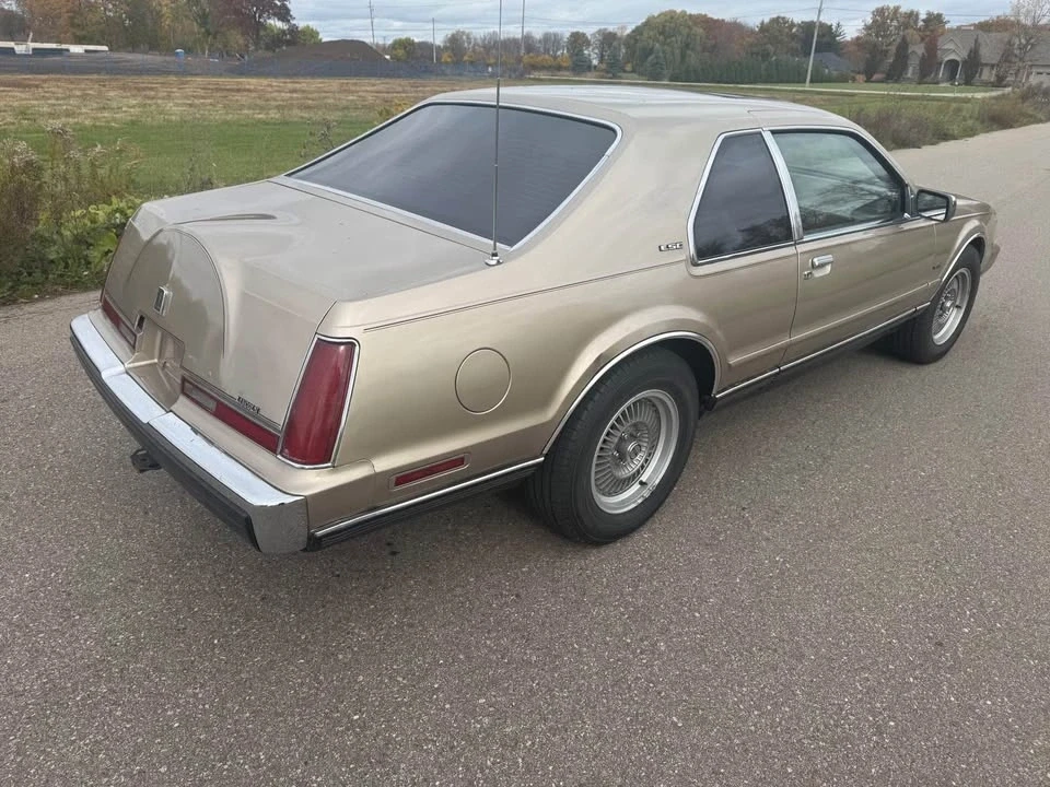 1988 Lincoln Continental Mark VII - Image 4 of 9