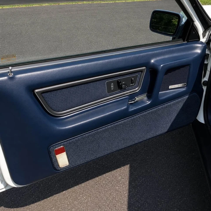 1988 Lincoln Continental Mark VII - Image 10 of 19