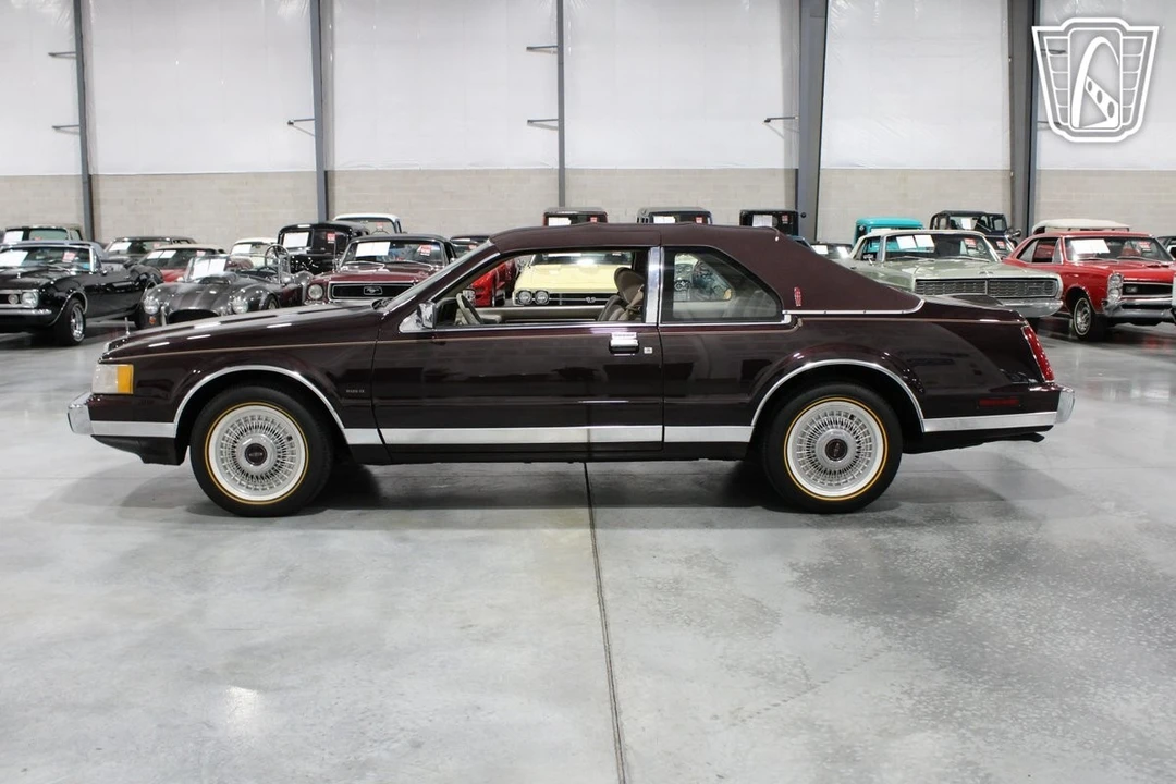 1988 Lincoln Continental Mark VII - Image 16 of 21