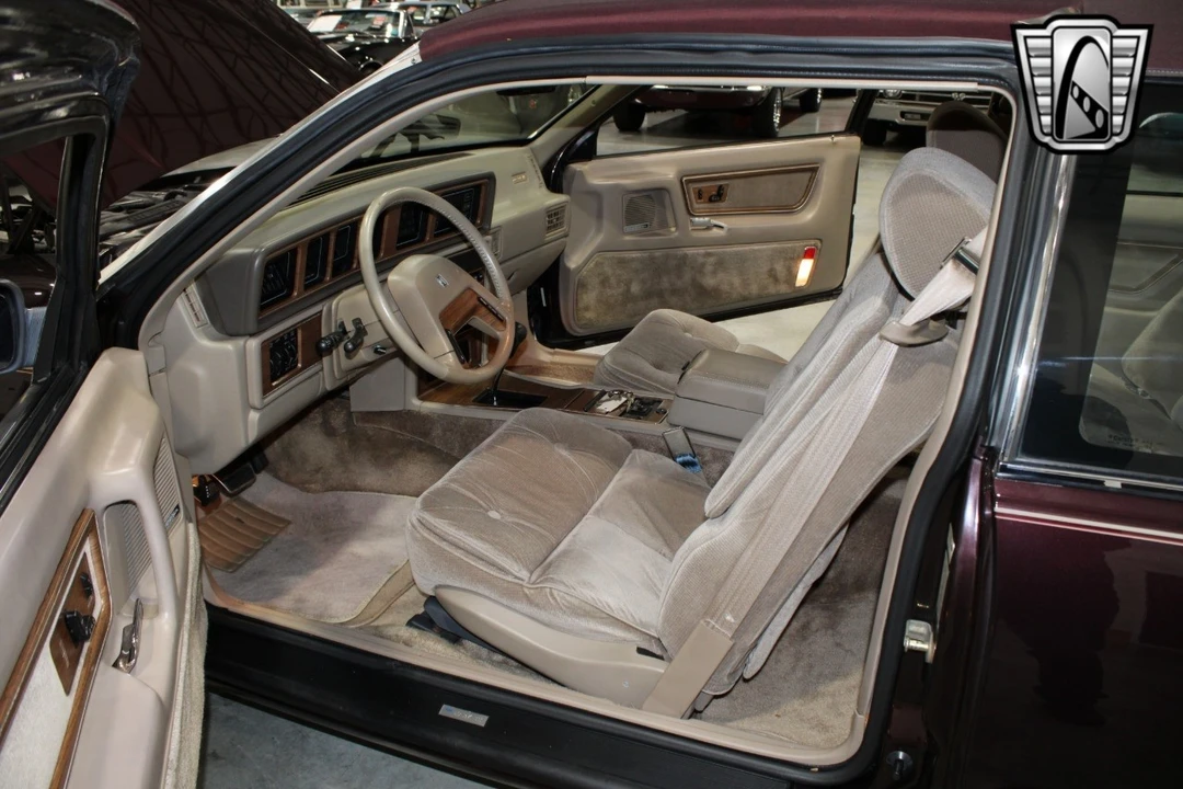 1988 Lincoln Continental Mark VII - Image 8 of 12