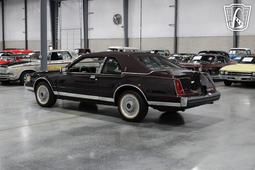 1988 Lincoln Continental Mark VII - Image 4 of 21