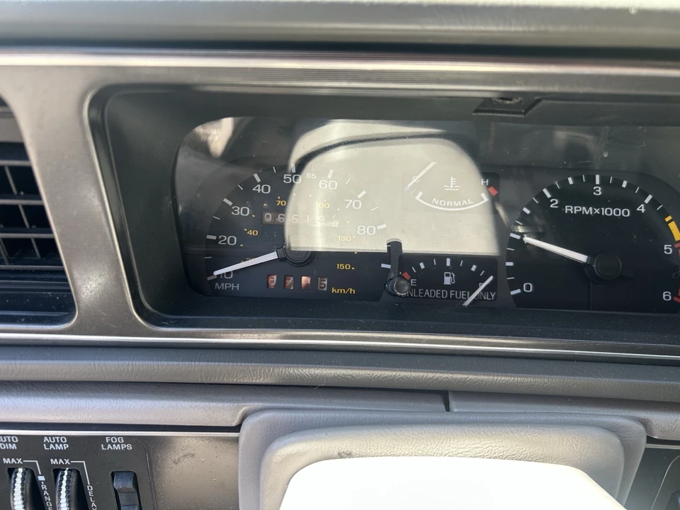 1988 Lincoln Continental Mark VII - Image 10 of 11