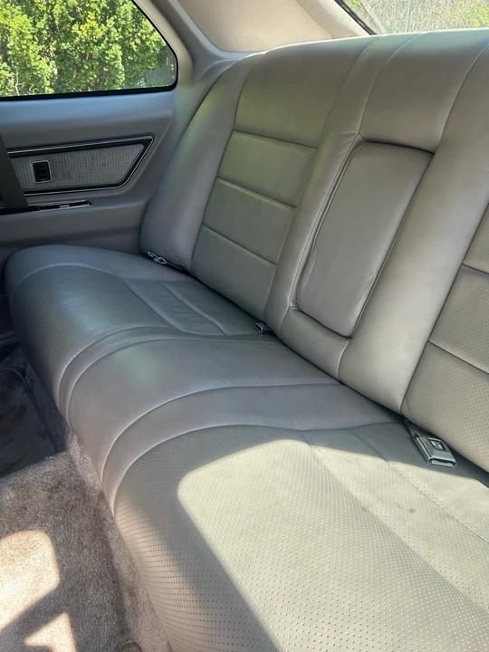 1988 Lincoln Continental Mark VII - Image 8 of 11