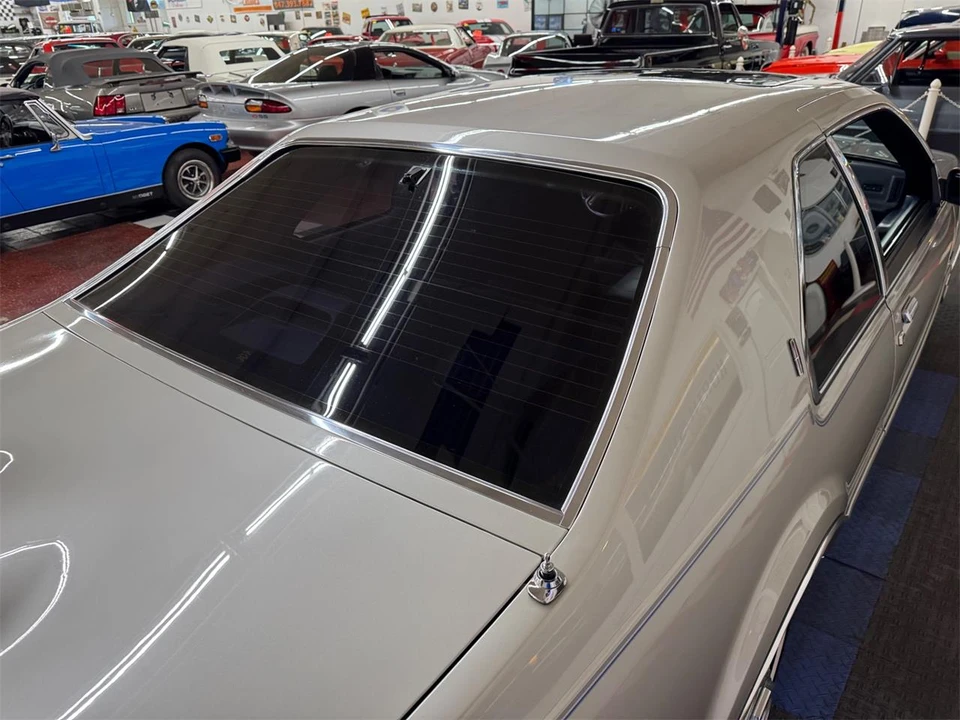 1988 Lincoln Continental Mark VII - Image 16 of 31