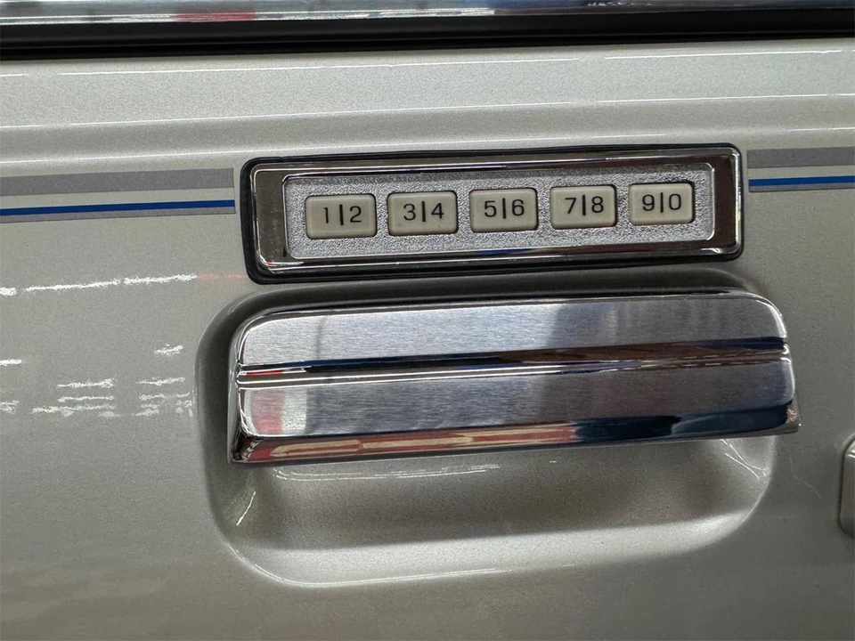 1988 Lincoln Continental Mark VII - Image 22 of 31