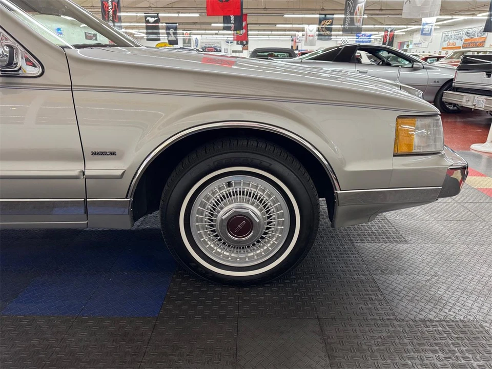 1988 Lincoln Continental Mark VII - Image 25 of 31