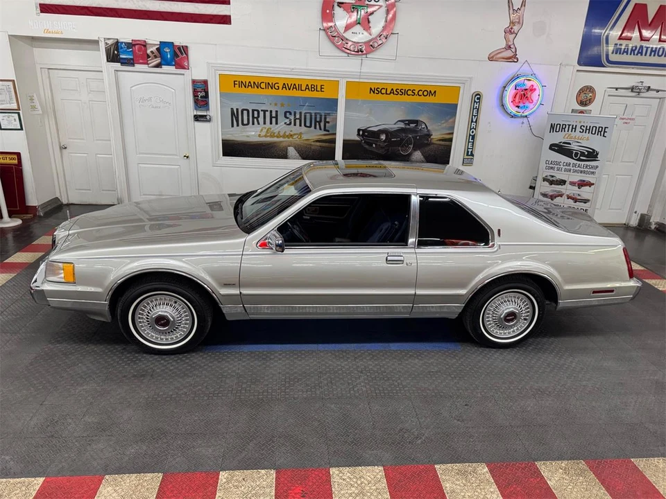 1988 Lincoln Continental Mark VII - Image 28 of 31
