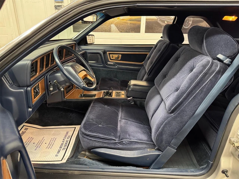 1988 Lincoln Continental Mark VII - Image 31 of 31