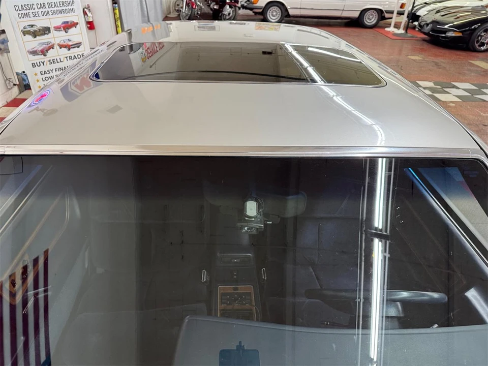 1988 Lincoln Continental Mark VII - Image 29 of 31