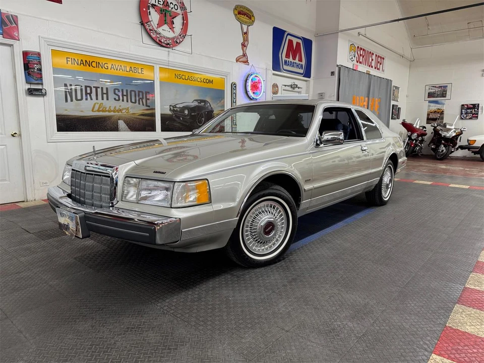 1988 Lincoln Continental Mark VII - Image 3 of 31