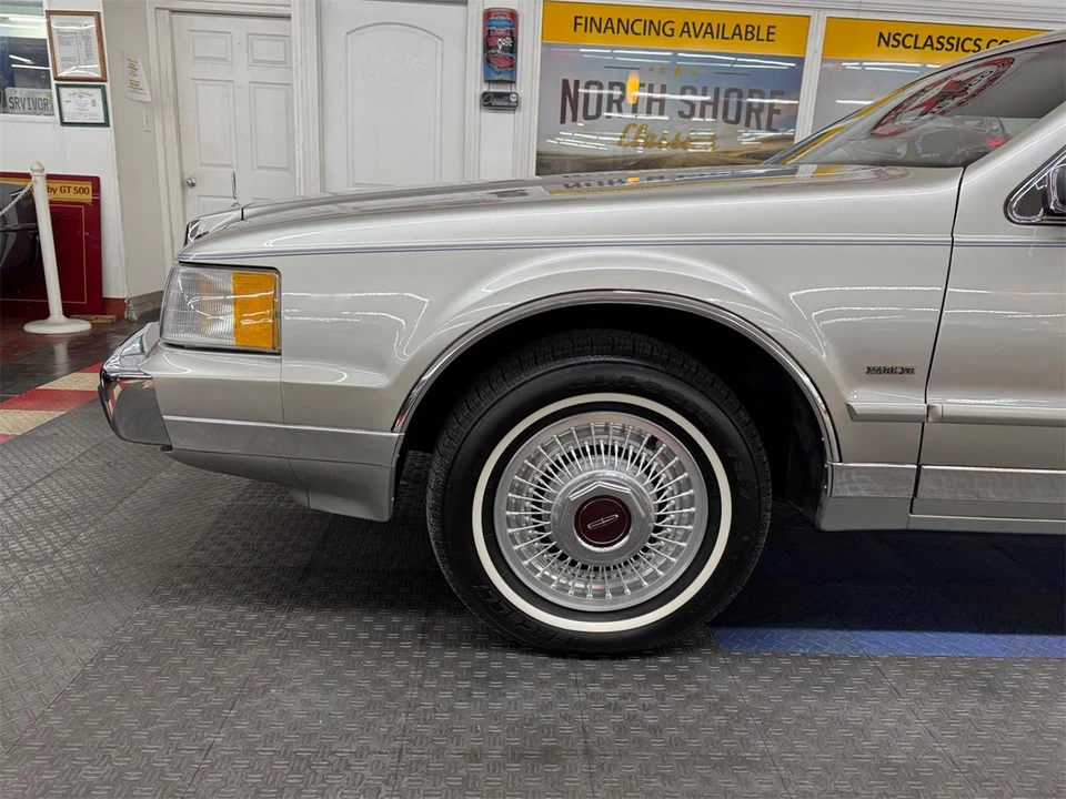 1988 Lincoln Continental Mark VII - Image 18 of 31