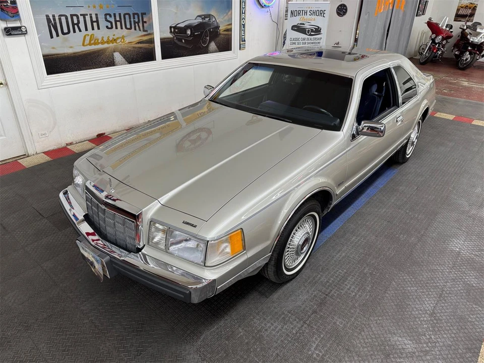 1988 Lincoln Continental Mark VII - Image 27 of 31