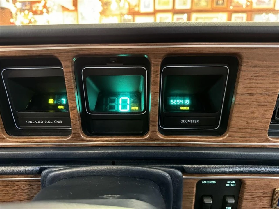 1988 Lincoln Continental Mark VII - Image 19 of 31