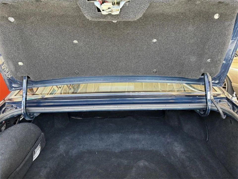 1988 Lincoln Continental Mark VII - Image 23 of 31
