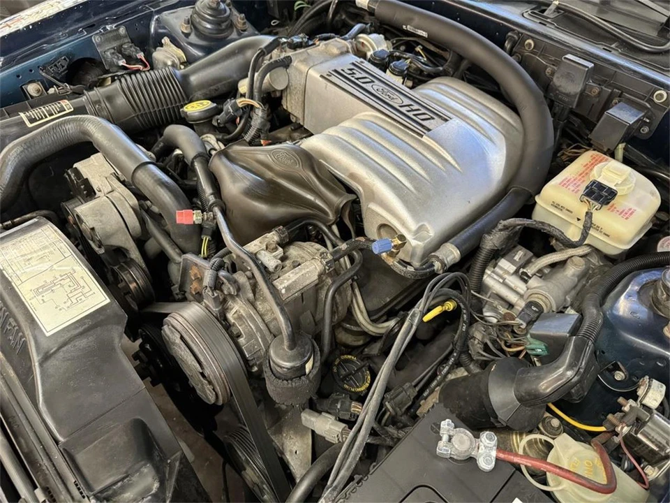 1988 Lincoln Continental Mark VII - Image 25 of 31