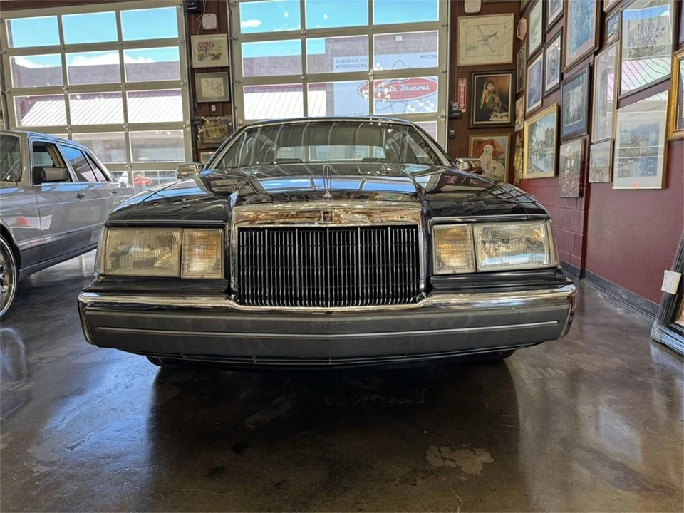 1988 Lincoln Continental Mark VII - Image 3 of 31