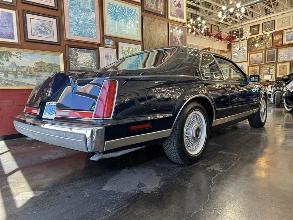 1988 Lincoln Continental Mark VII - Image 9 of 31