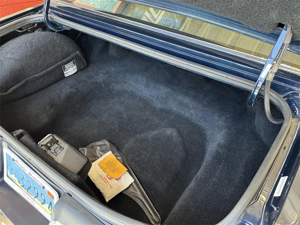 1988 Lincoln Continental Mark VII - Image 22 of 31