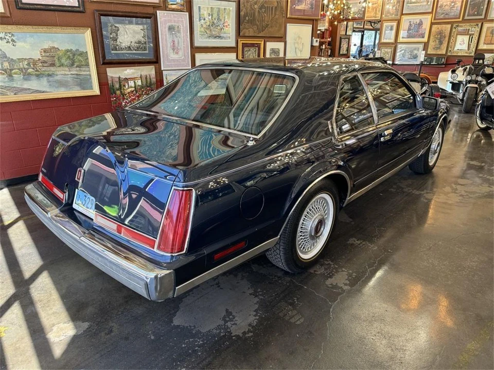 1988 Lincoln Continental Mark VII - Image 10 of 31