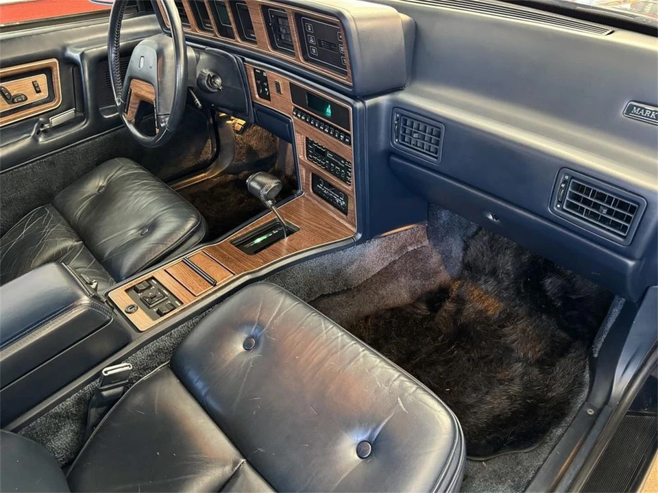 1988 Lincoln Continental Mark VII - Image 12 of 31