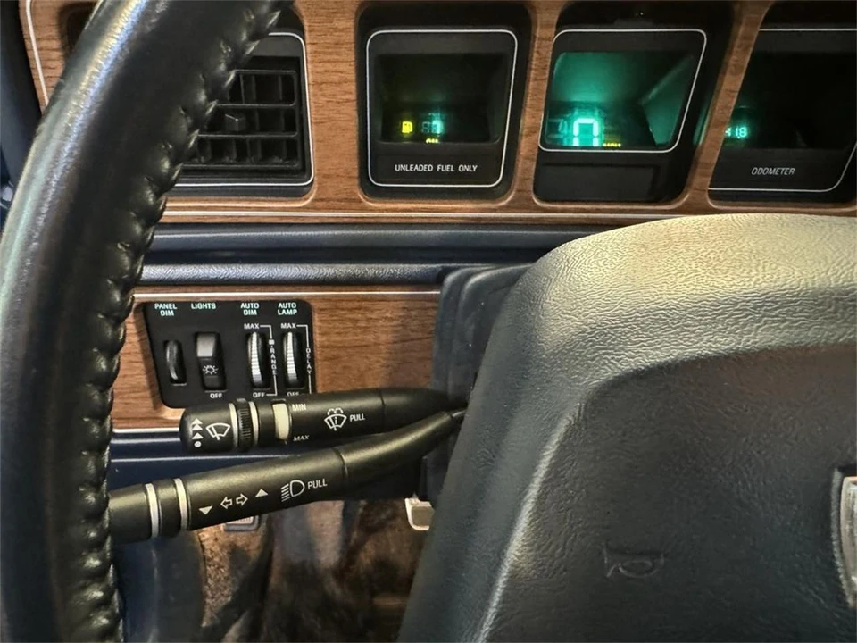 1988 Lincoln Continental Mark VII - Image 20 of 31